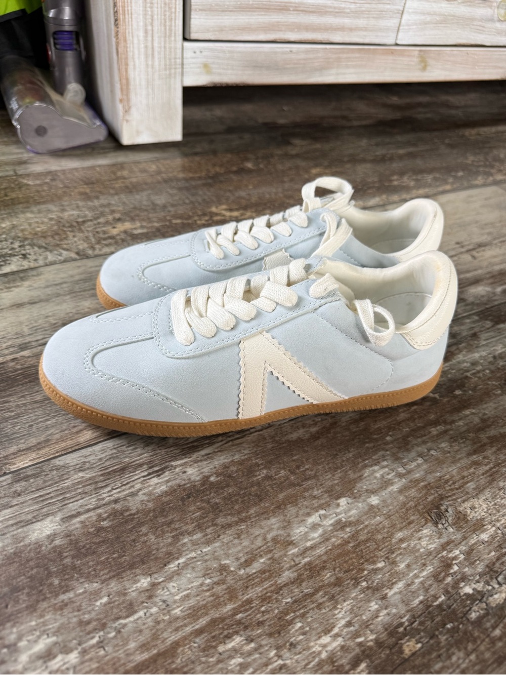 NWT MIA klair contrast blue suede sneakers - 7.5